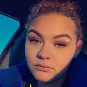 Meet your Posher, Aliana